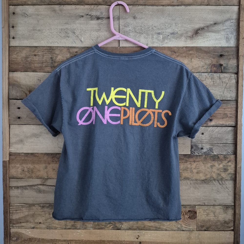 Twenty One Pilots Saturday Girls Crop T-Shirt Juniors M Gray S/S Hot Topic - Picture 5 of 11